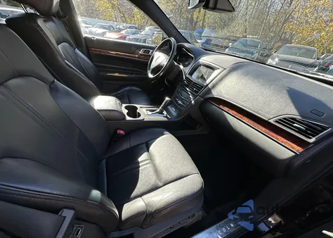 2018 Lincoln Mkt Livery z USA, uszkodzony, nr VIN 2LMHJ5NK6JBL02688